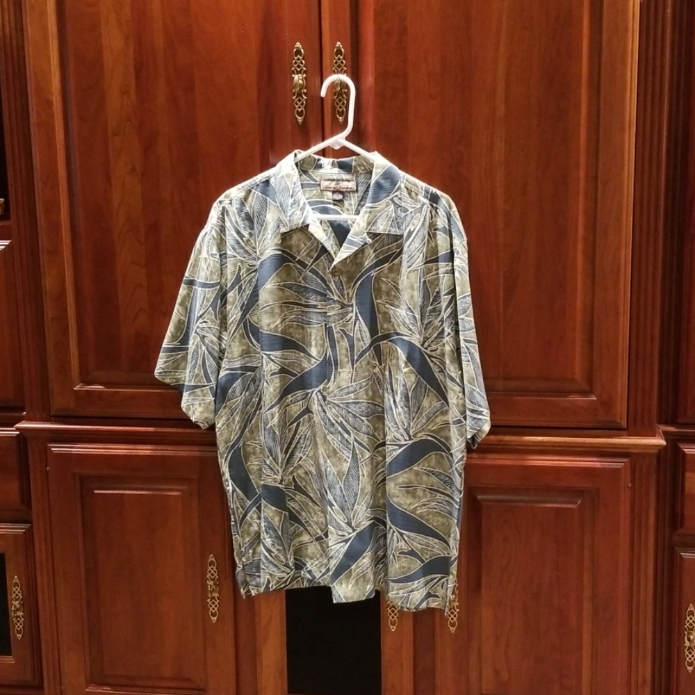 Tommy Bahama Men's Silk Button Down Shirt